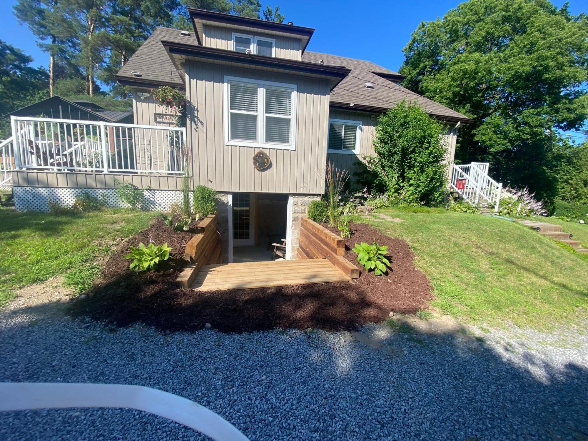 Cobourg Country Home - 10 Minutes From Cobourg Beach! 외부 사진