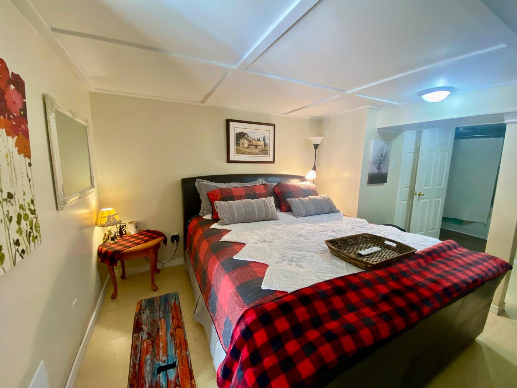 Cobourg Country Home - 10 Minutes From Cobourg Beach! 외부 사진
