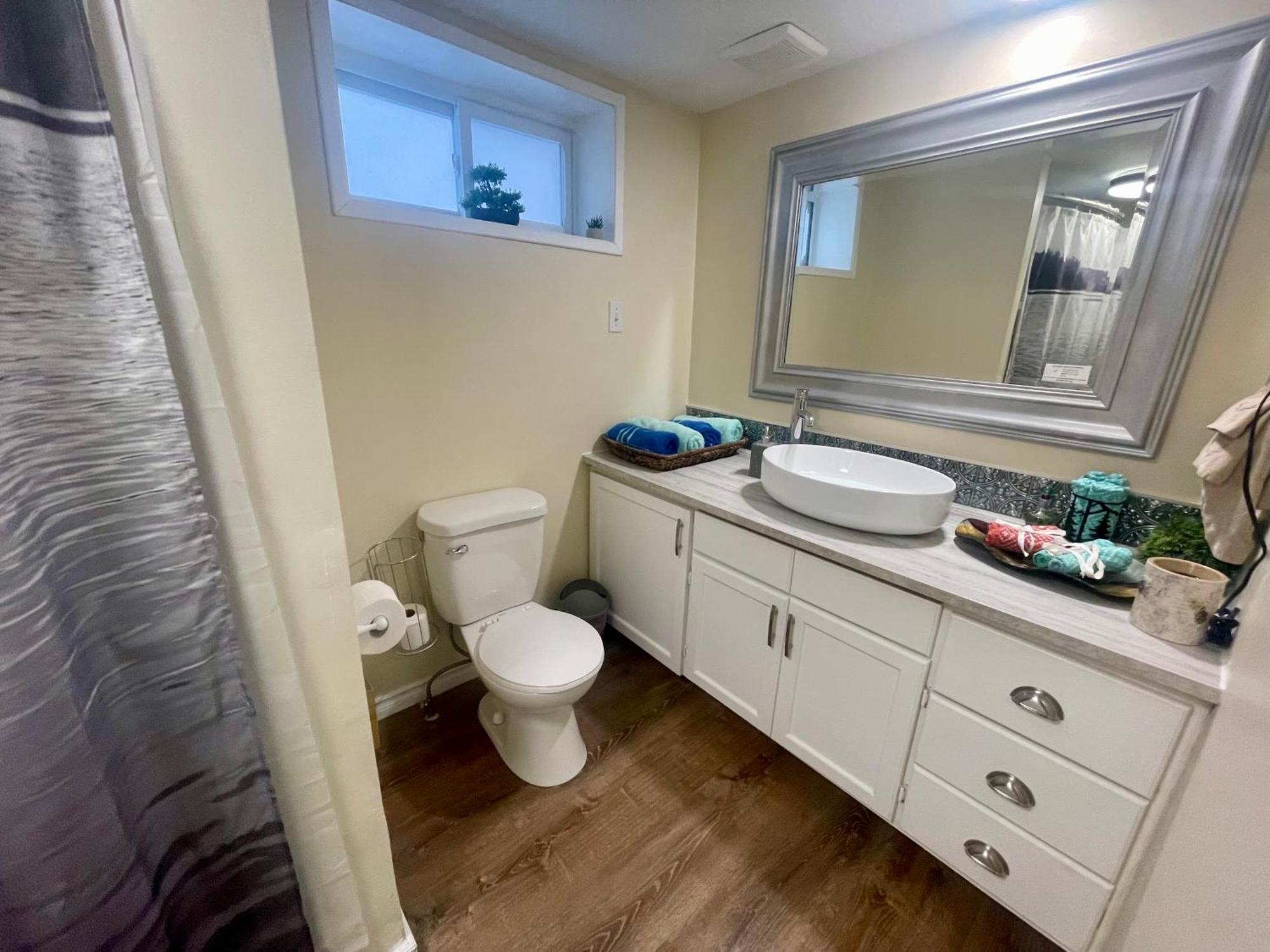 Cobourg Country Home - 10 Minutes From Cobourg Beach! 외부 사진