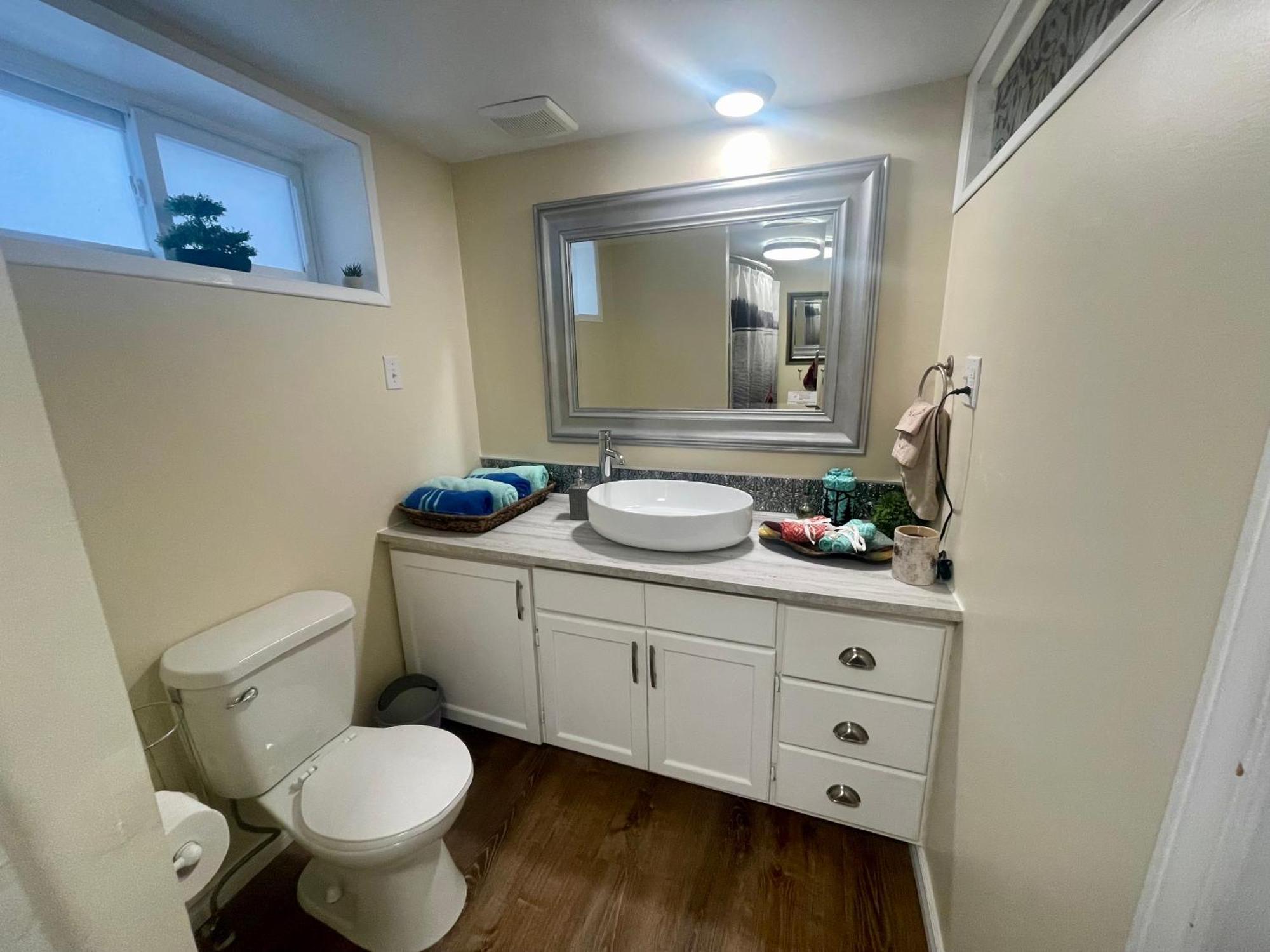 Cobourg Country Home - 10 Minutes From Cobourg Beach! 외부 사진